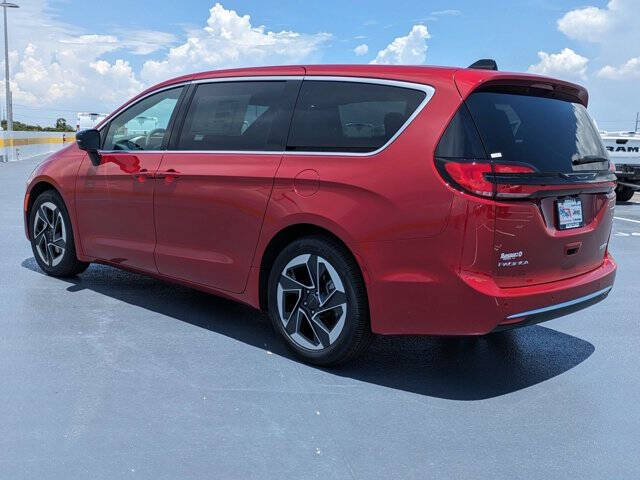 2027 Chrysler Pacifica Limited