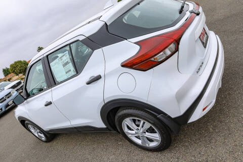 2025 Nissan Kicks Play S