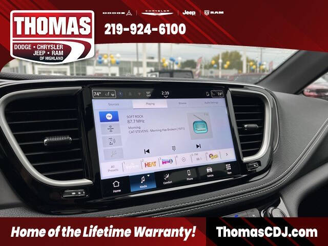 2026 Chrysler Pacifica Select