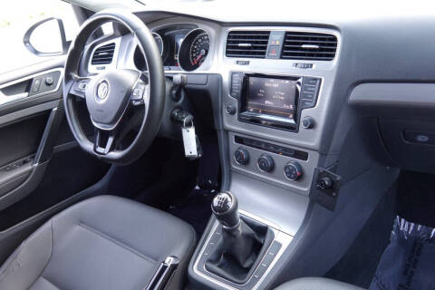 2015 Volkswagen Golf TDI SE