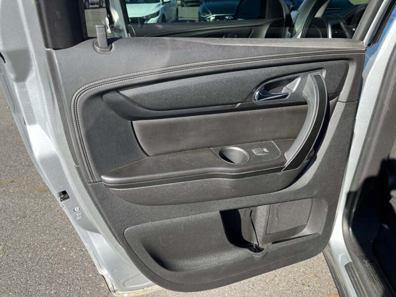 2016 GMC Acadia SLE-2