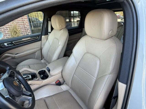 2022 Porsche Cayenne E-Hybrid Platinum Edition