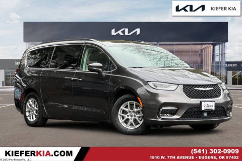 2022 Chrysler Pacifica for sale at Kiefer Kia in Eugene OR