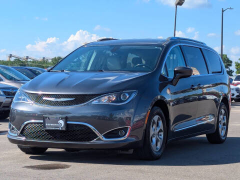 2017 Chrysler Pacifica Touring-L Plus