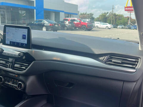 2022 Ford Escape Titanium