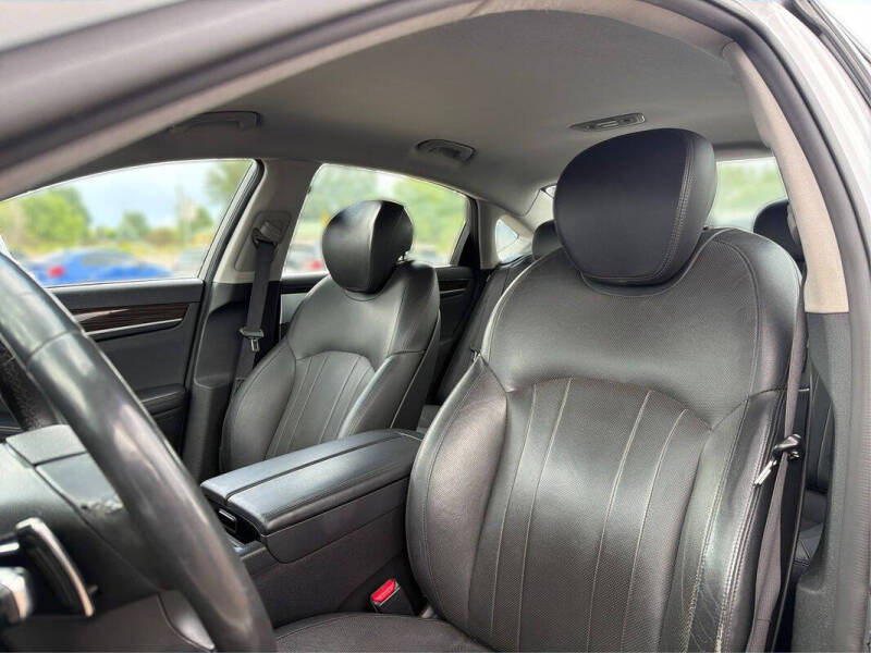 2017 Genesis G80