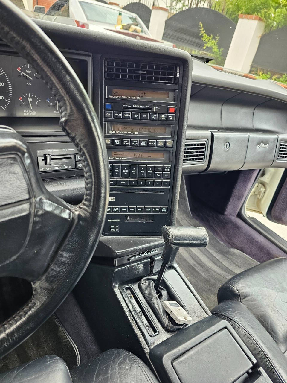 1993 Cadillac Allante 32