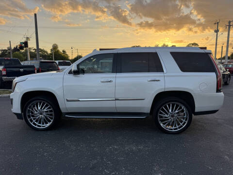 2016 Cadillac Escalade Luxury Collection