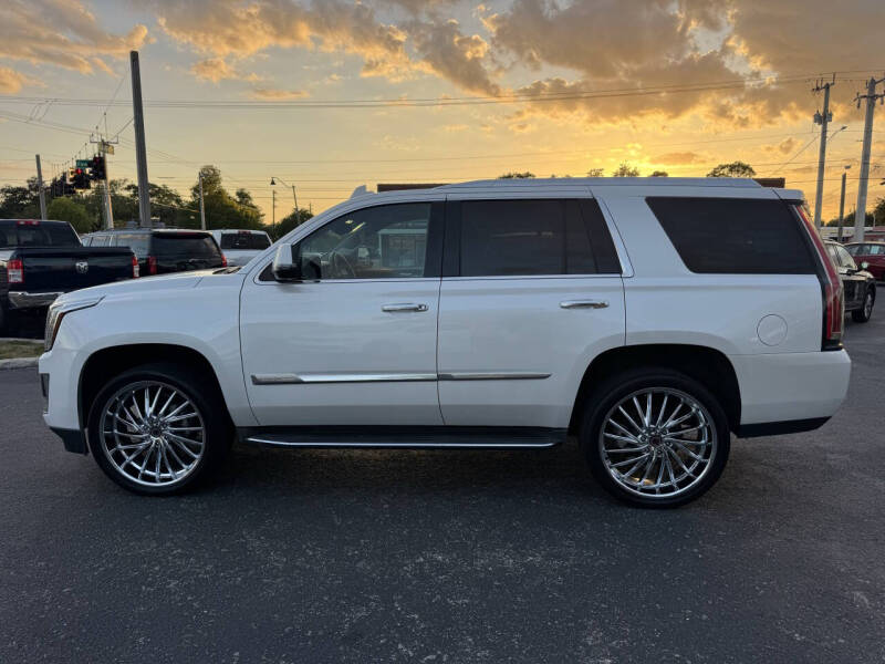 2016 Cadillac Escalade Luxury Collection