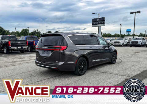2023 Chrysler Pacifica Touring L