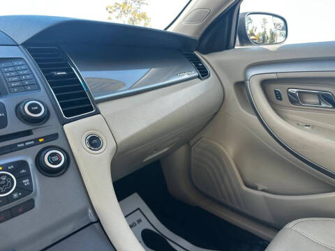 2019 Ford Taurus SEL