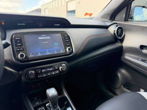 2023 Nissan Kicks SR