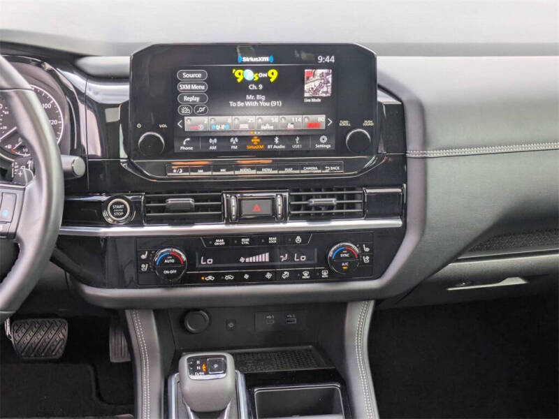 2023 Nissan Pathfinder Platinum