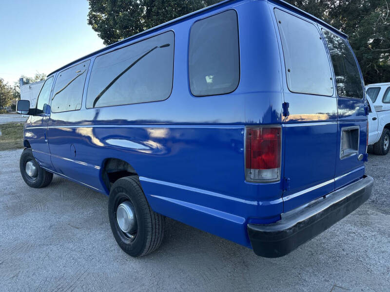 2004 Ford E-Super Duty