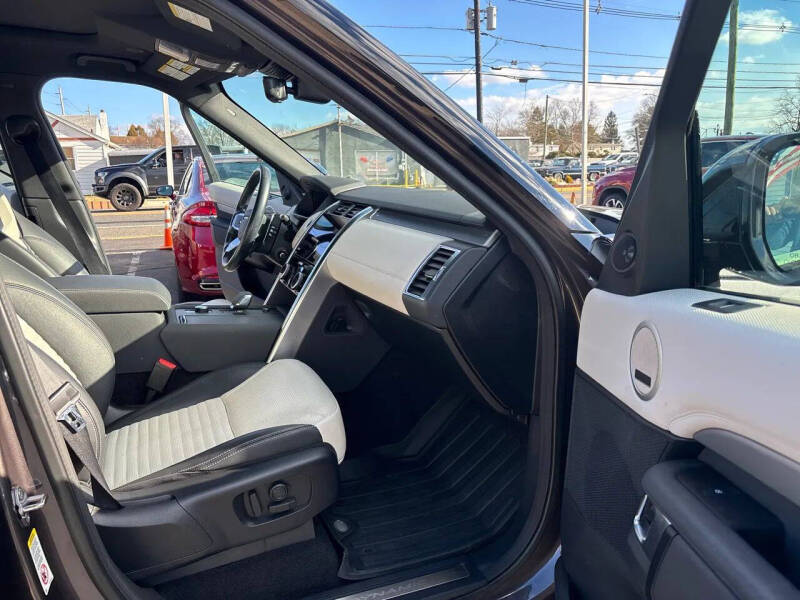 2023 Land Rover Discovery P360 S R-Dynamic