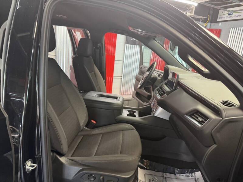 2024 GMC Yukon XL SLE