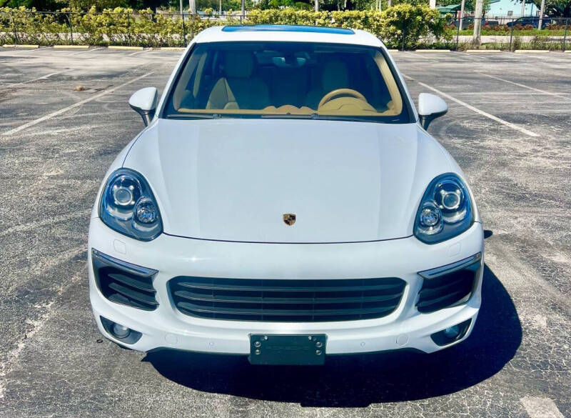 2017 Porsche Cayenne S E-Hybrid Platinum Edition