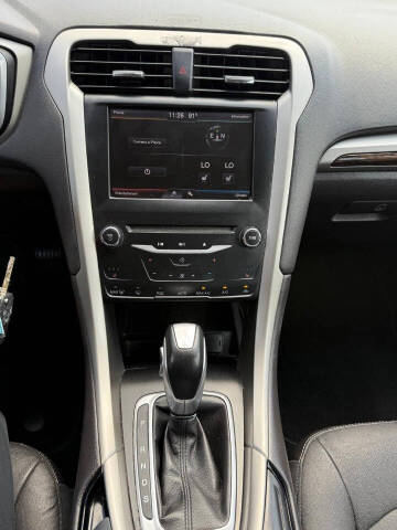 2014 Ford Fusion SE