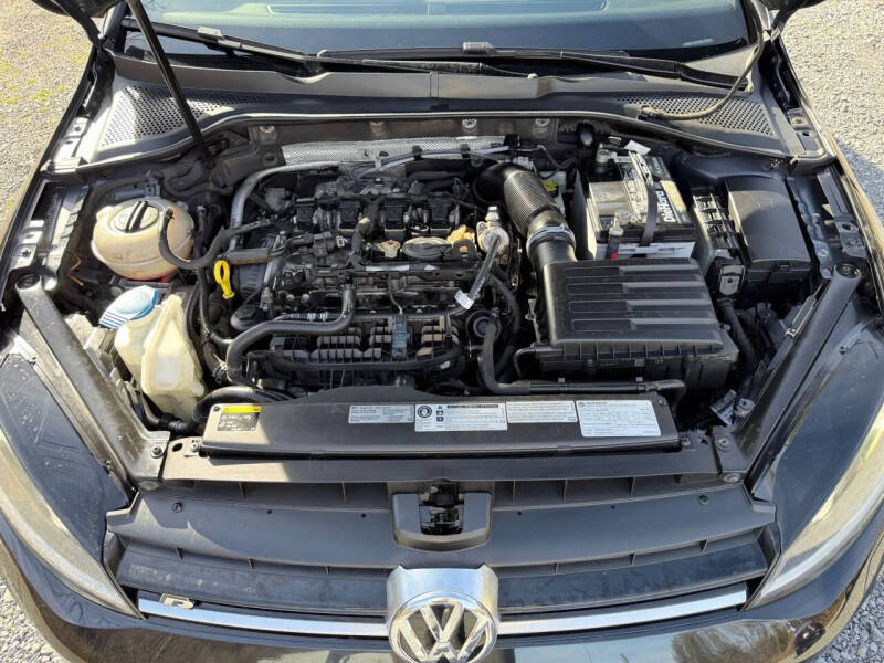 2017 Volkswagen Golf R 4Motion