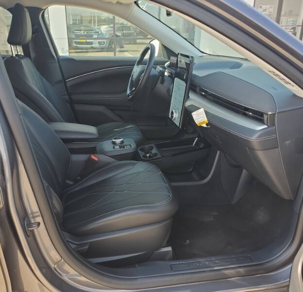 2023 Ford Mustang Mach-E Select