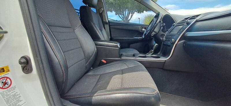 2017 Toyota Camry SE