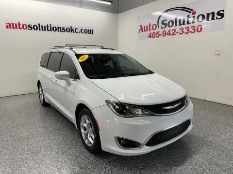 2017 Chrysler Pacifica for sale at Auto Solutions in Warr Acres OK