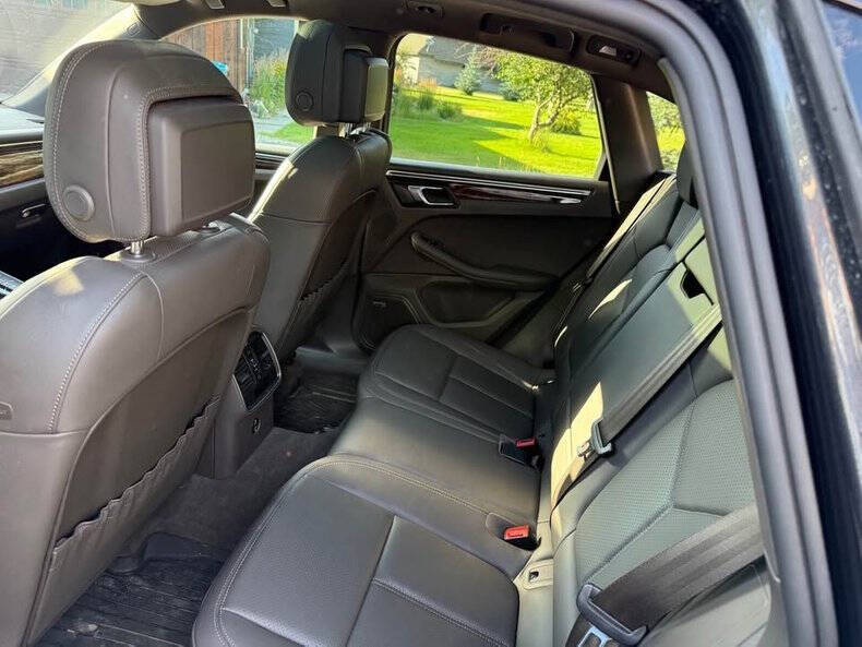 2021 Porsche Macan S