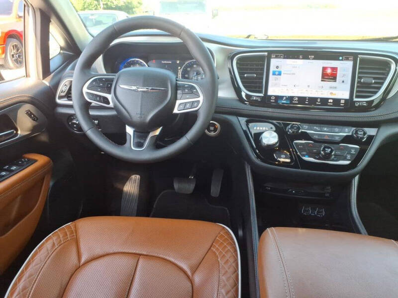 2025 Chrysler Pacifica Pinnacle
