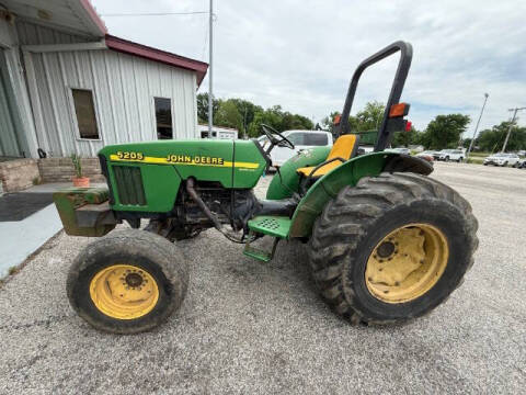2000 John Deere Tractor 5205