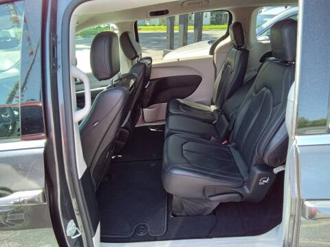 2017 Chrysler Pacifica Touring-L Plus