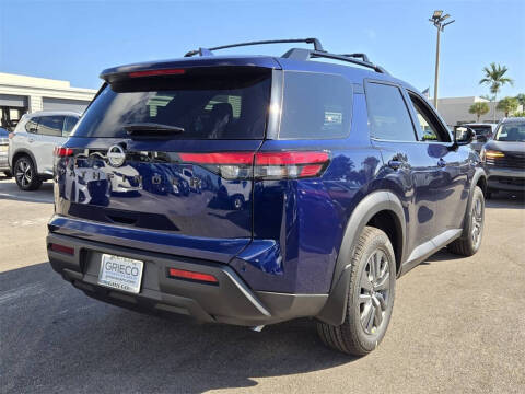 2025 Nissan Pathfinder SV