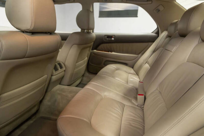 1999 Lexus LS 400