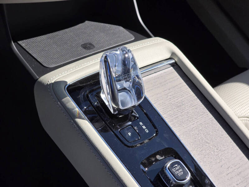 2026 Volvo XC90 B6 Ultra Dark 7P