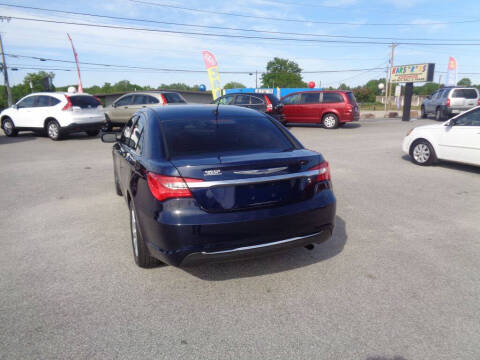 2013 Chrysler 200 Touring