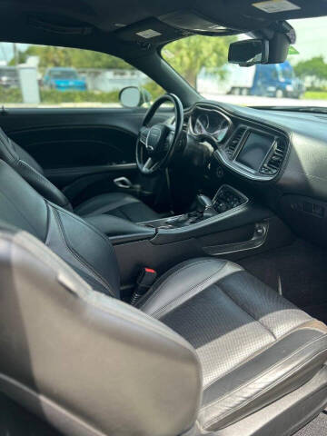 2022 Dodge Challenger SXT