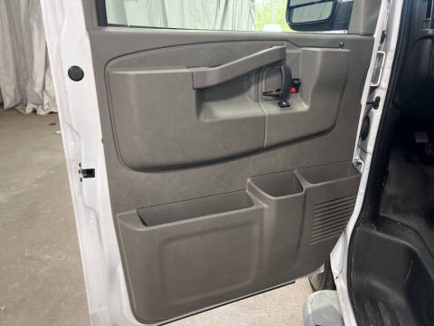 2024 Chevrolet Express 2500