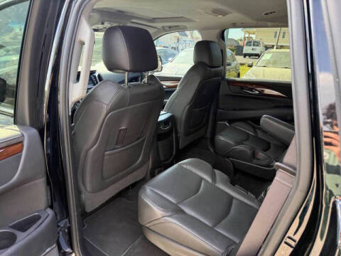 2017 Cadillac Escalade Luxury