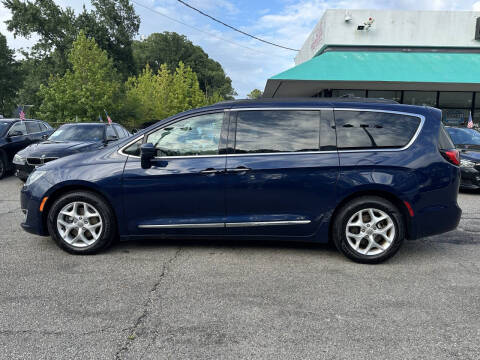 2017 Chrysler Pacifica Touring-L