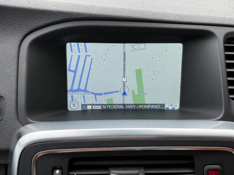 2015 Volvo V60 T5 Drive-E Platinum