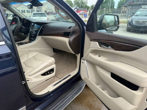 2017 Cadillac Escalade Luxury