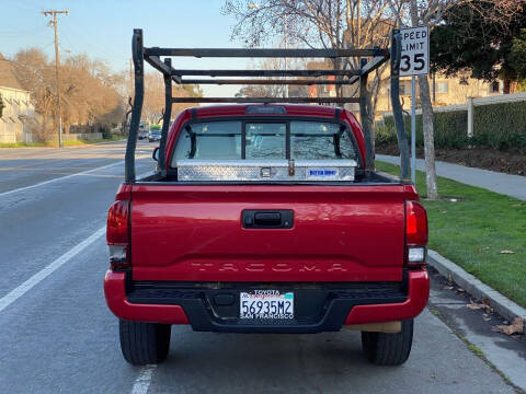 2018 Toyota Tacoma SR