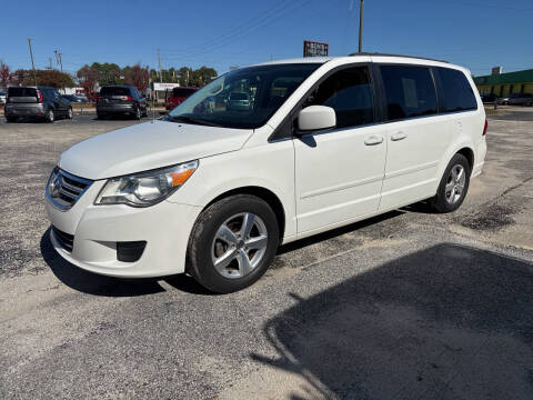 2011 Volkswagen Routan SE