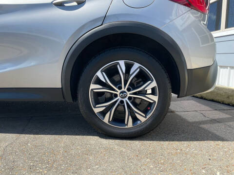 2017 Infiniti QX30 Luxury