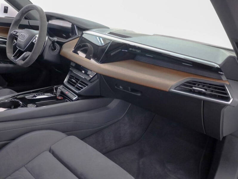 2022 Audi e-tron GT quattro Premium Plus