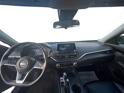 2022 Nissan Altima 2.5 SR