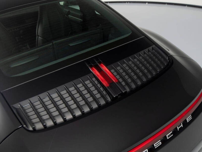 2020 Porsche 911 Carrera