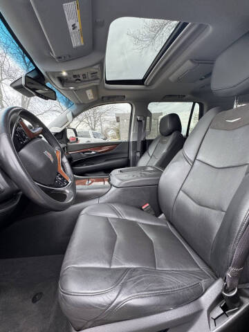 2016 Cadillac Escalade Luxury Collection