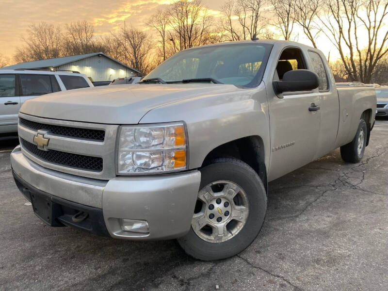 2007 Chevrolet Silverado 1500 for sale at Car Castle in Zion IL