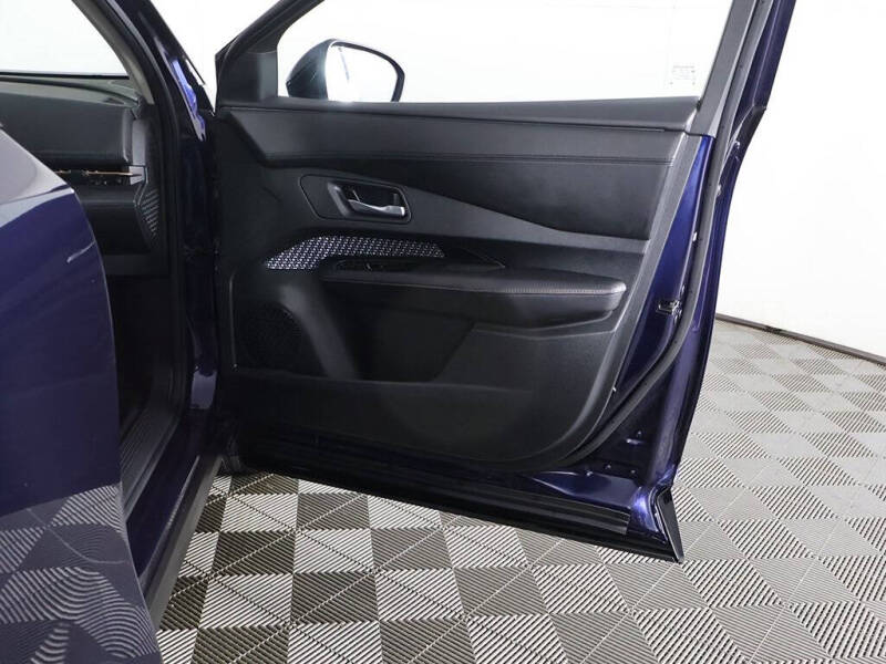 2023 Nissan Ariya Venture+