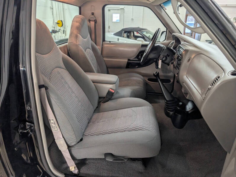 2001 Mazda B-Series B3000 SE
